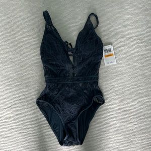 NWT Becca Color Play One Piece Size Small